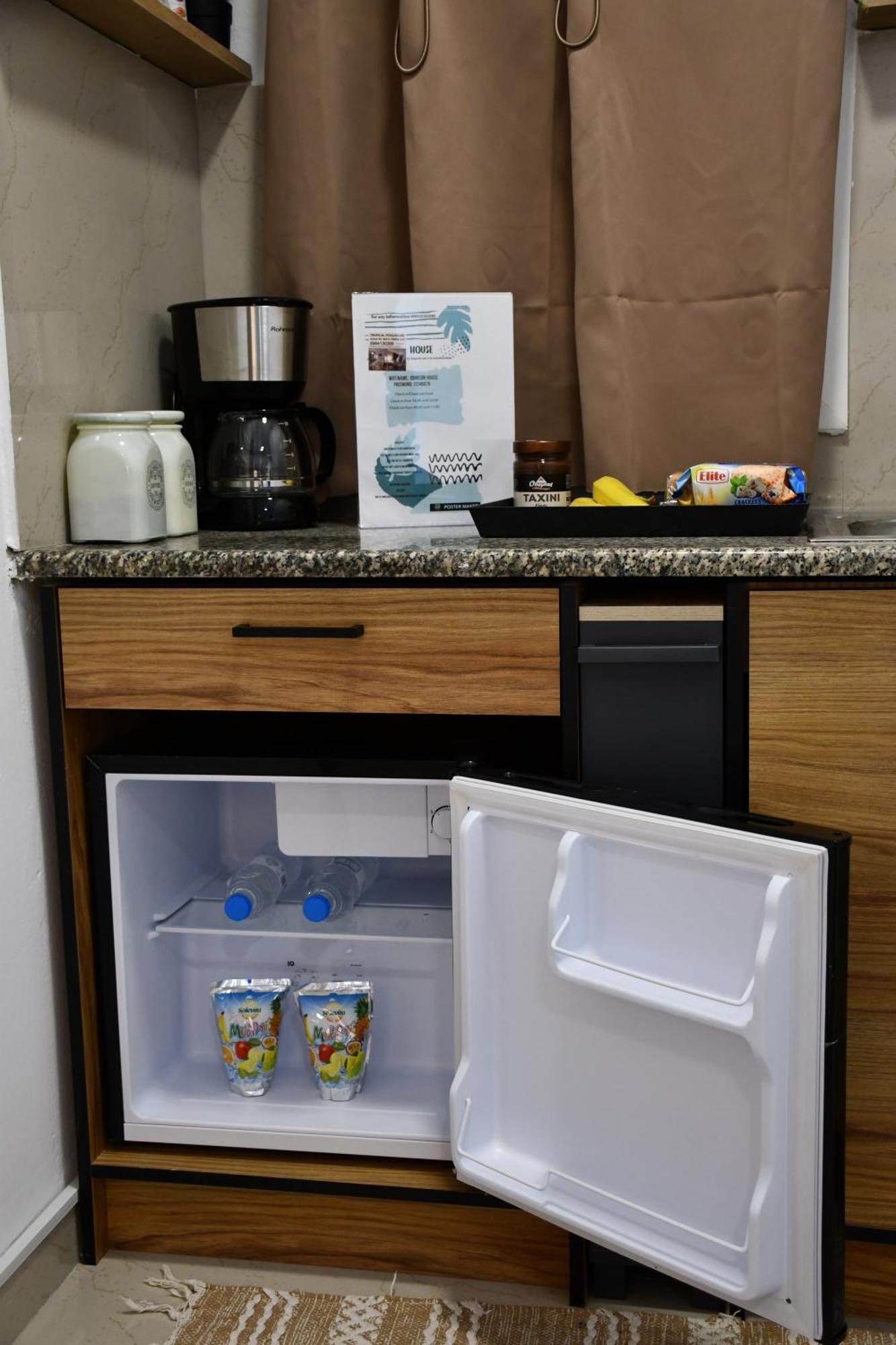 Apartament Johnson House Rafína Zewnętrze zdjęcie